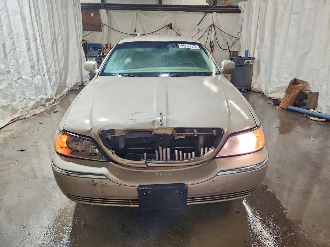 2007 LINCOLN TOWN CAR SIGNATURE photo 5