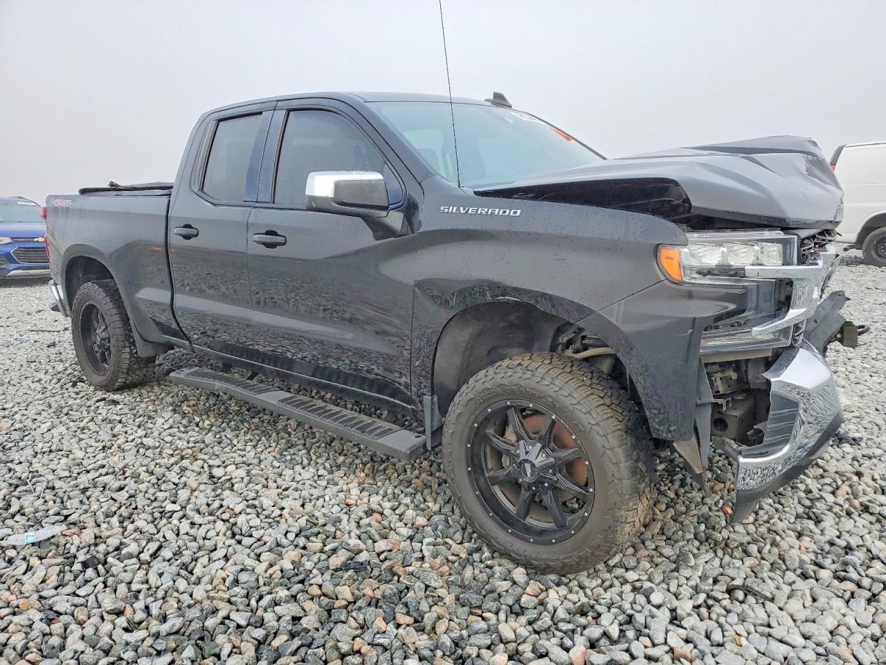 2020 CHEVROLET SILVERADO K1500 LT photo 4