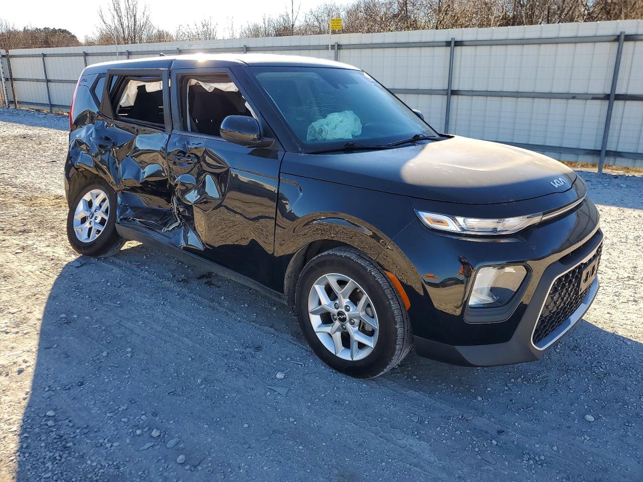 2022 KIA SOUL LX photo 4