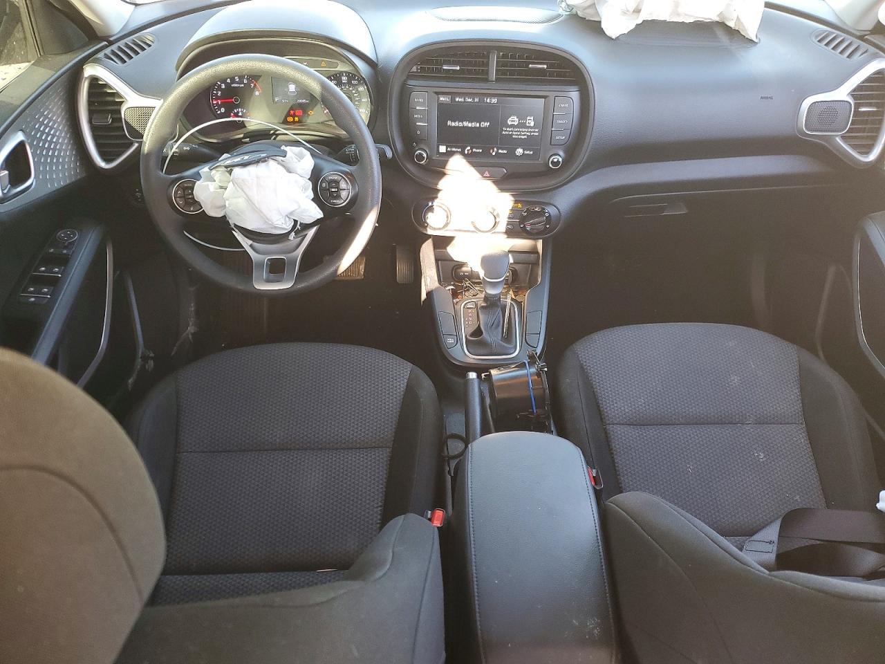 2022 KIA SOUL LX photo 8