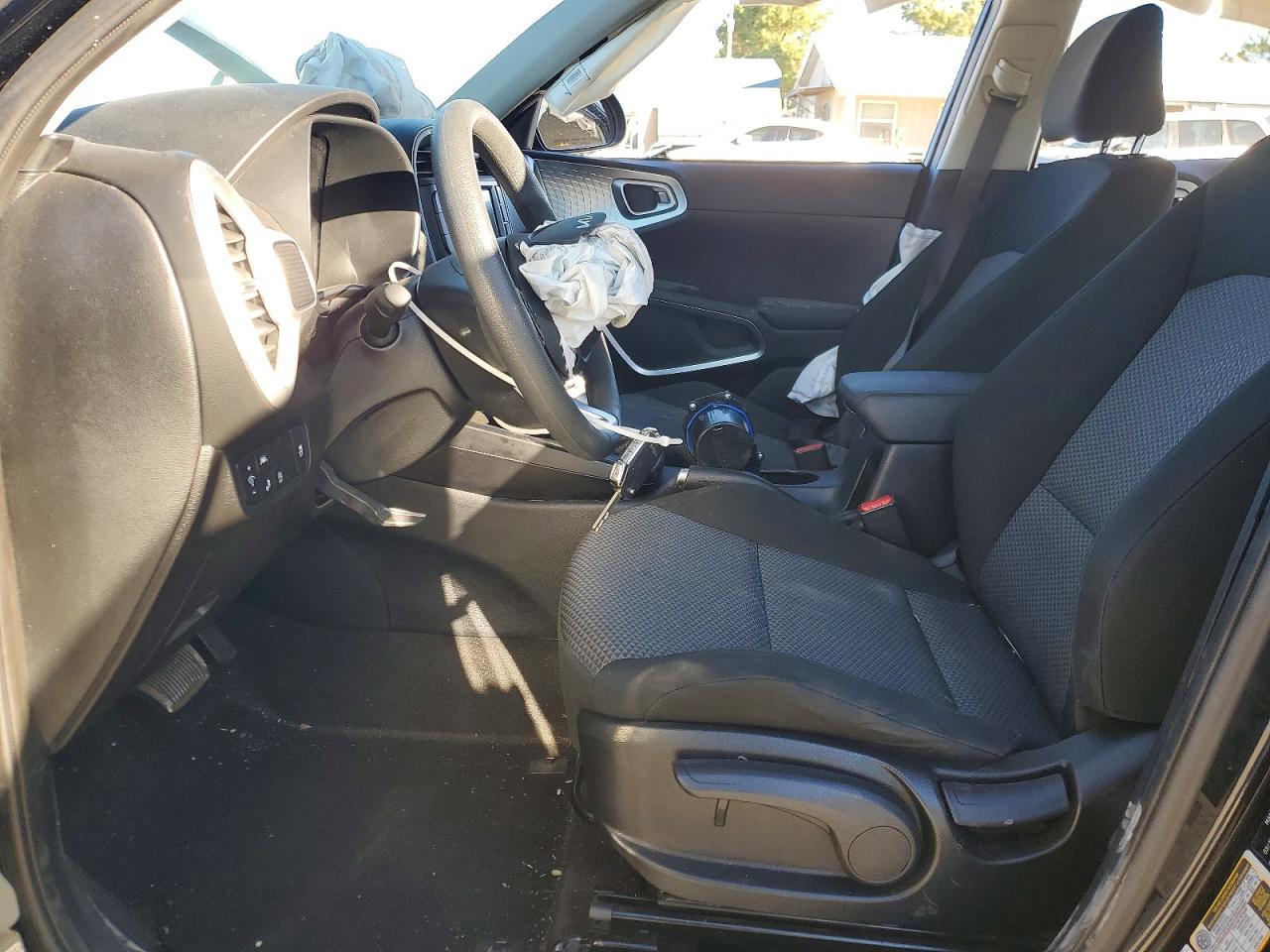 2022 KIA SOUL LX photo 7