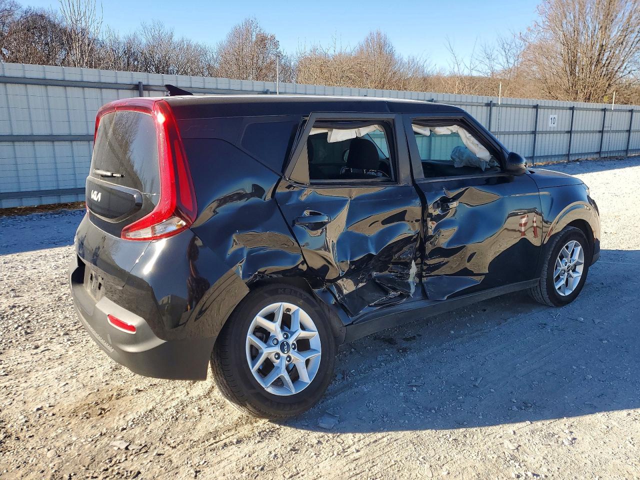 2022 KIA SOUL LX photo 3