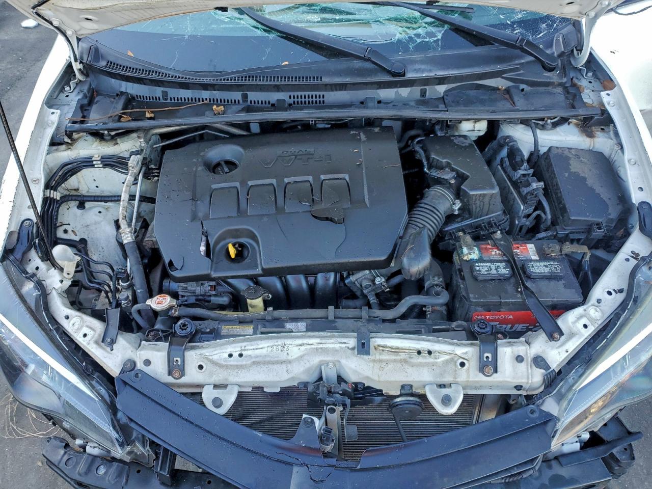 2019 TOYOTA COROLLA L photo 11