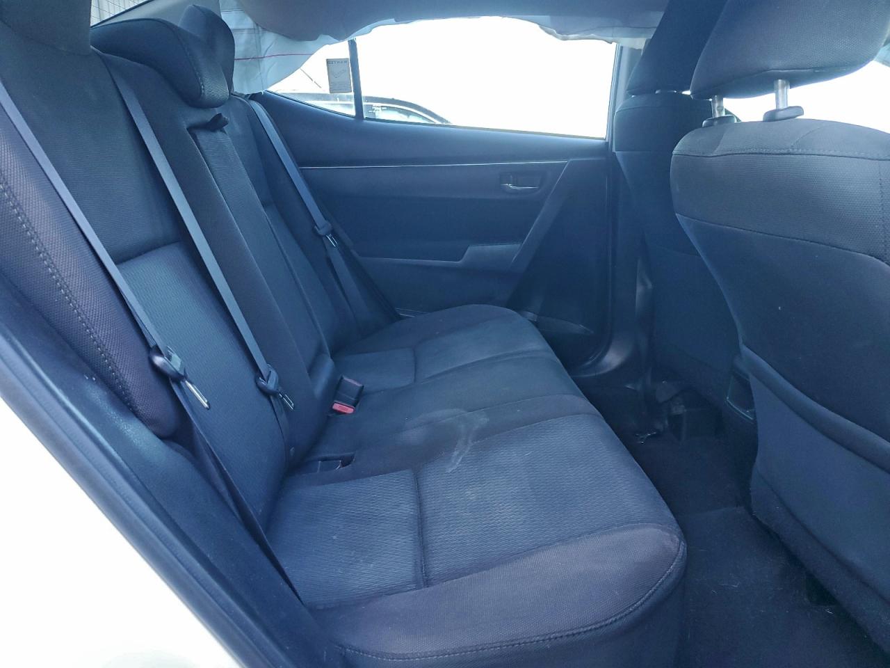 2019 TOYOTA COROLLA L photo 10