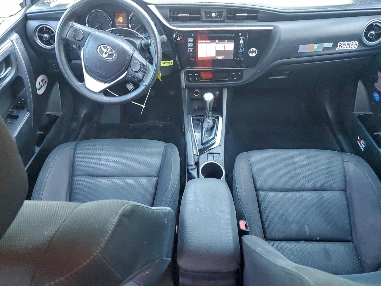 2019 TOYOTA COROLLA L photo 8
