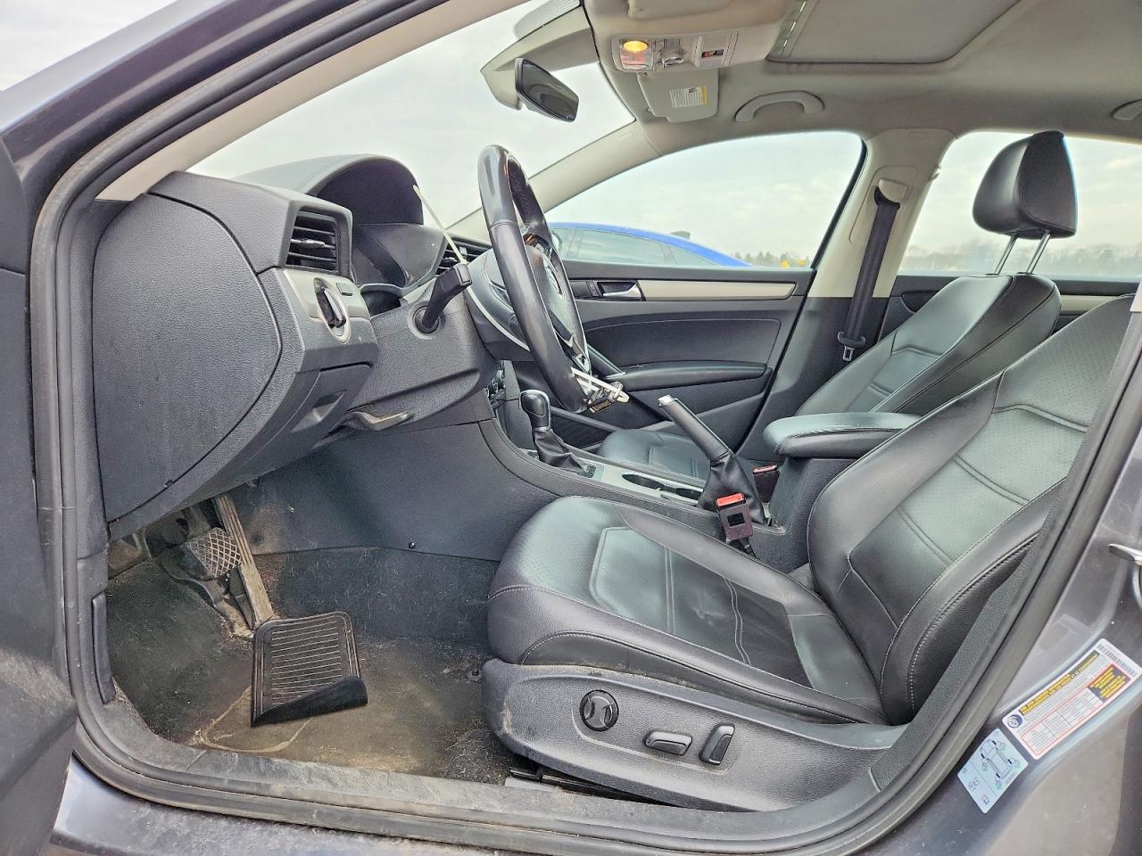 2021 VOLKSWAGEN PASSAT SE photo 7