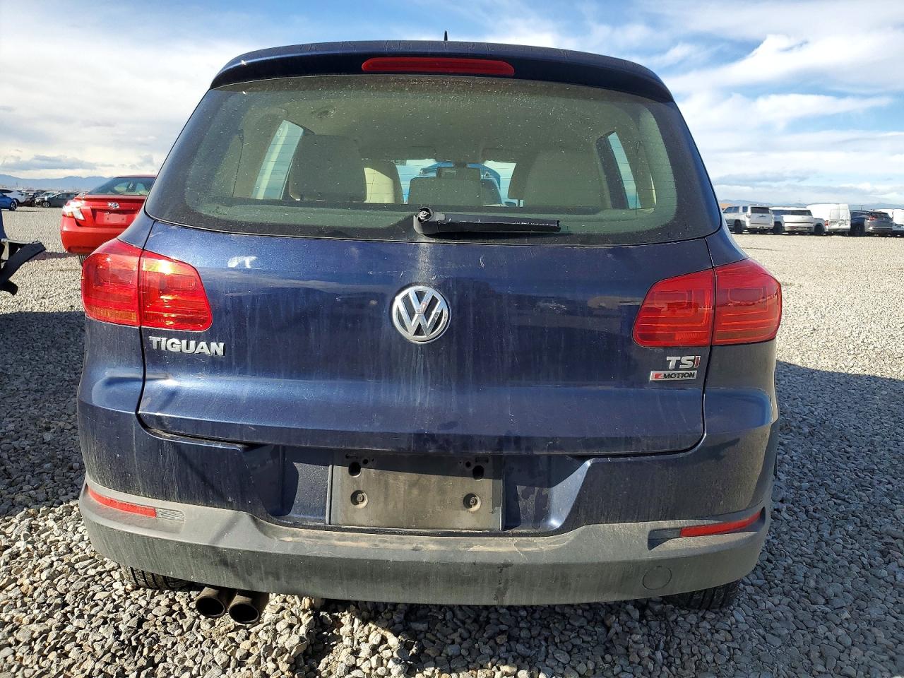 2016 VOLKSWAGEN TIGUAN S photo 6