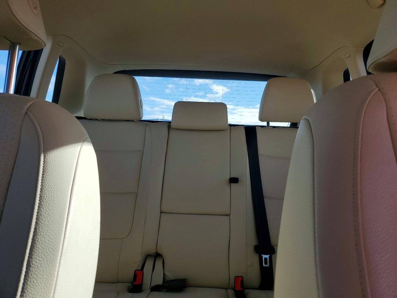 2016 VOLKSWAGEN TIGUAN S photo 10