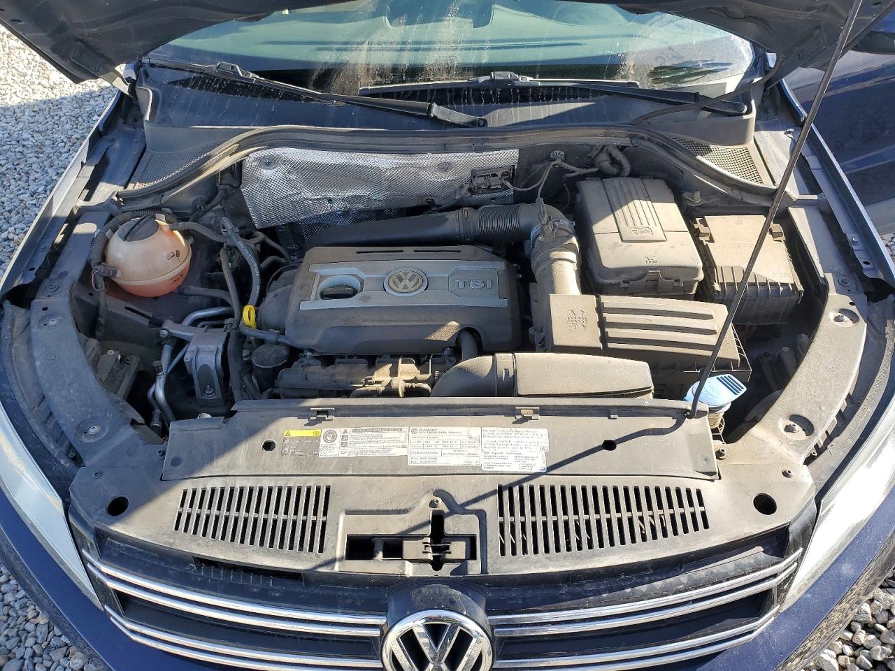 2016 VOLKSWAGEN TIGUAN S photo 12
