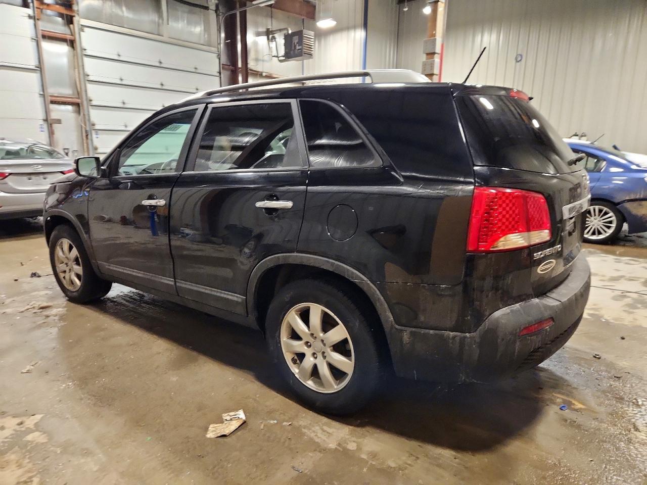 2012 KIA SORENTO BASE photo 2