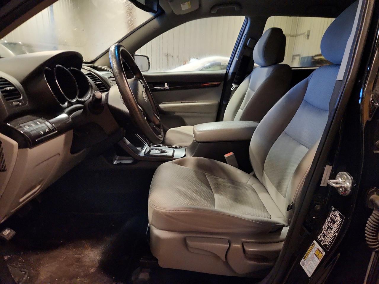 2012 KIA SORENTO BASE photo 7