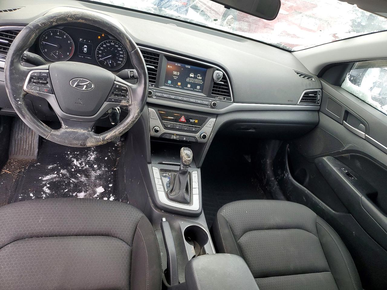 2017 HYUNDAI ELANTRA SE photo 8