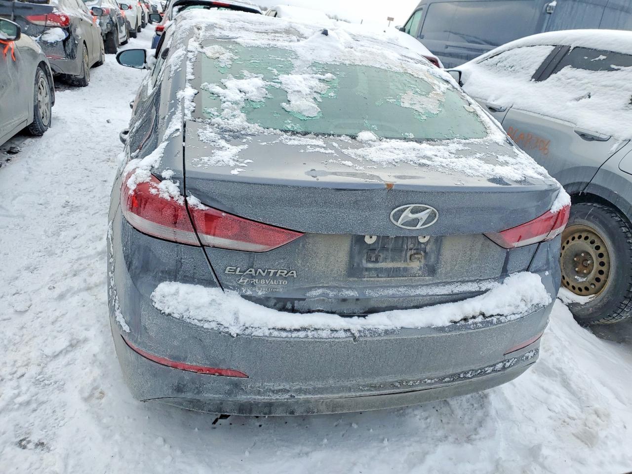 2017 HYUNDAI ELANTRA SE photo 6