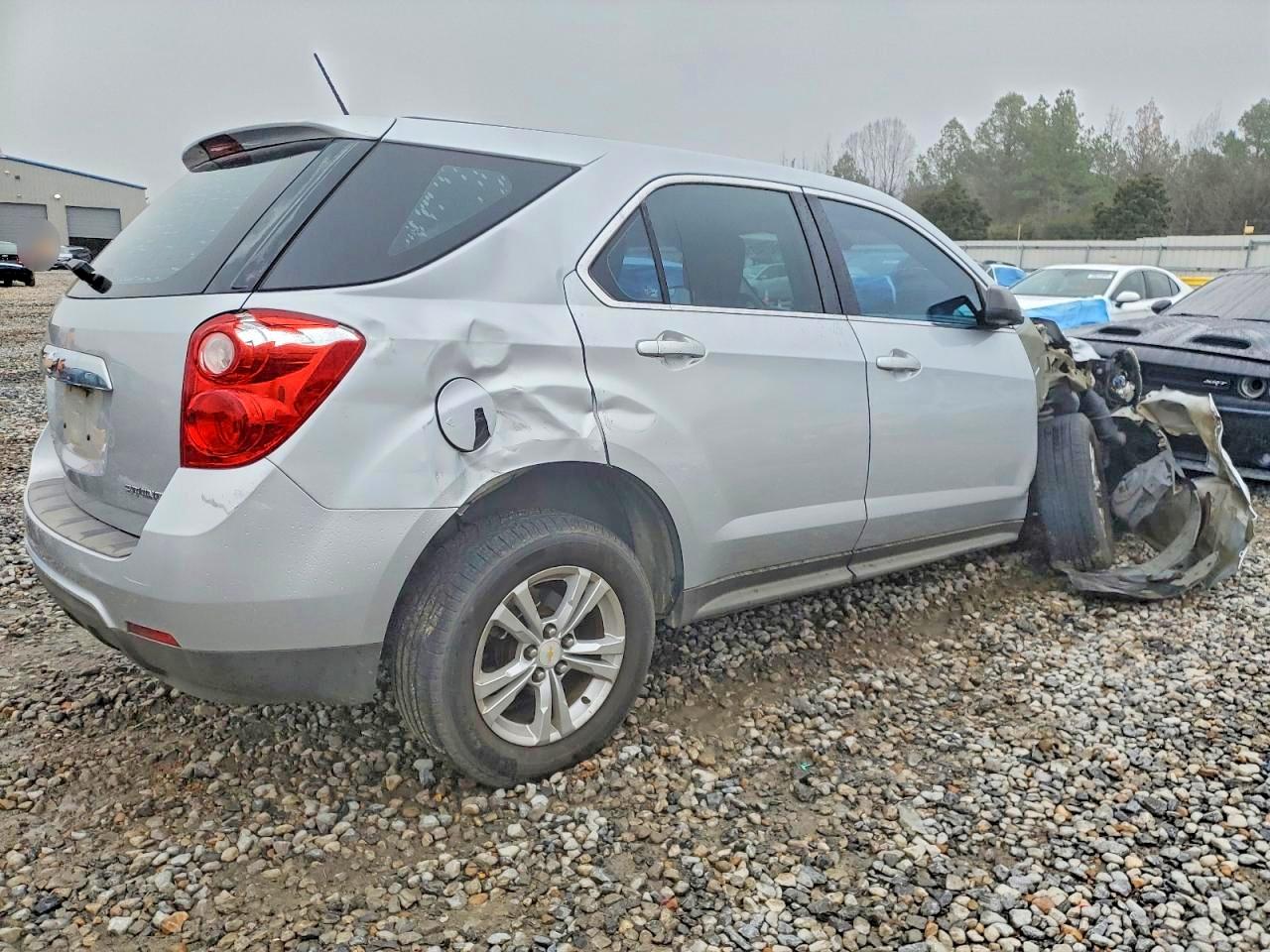 2013 CHEVROLET EQUINOX LS photo 3