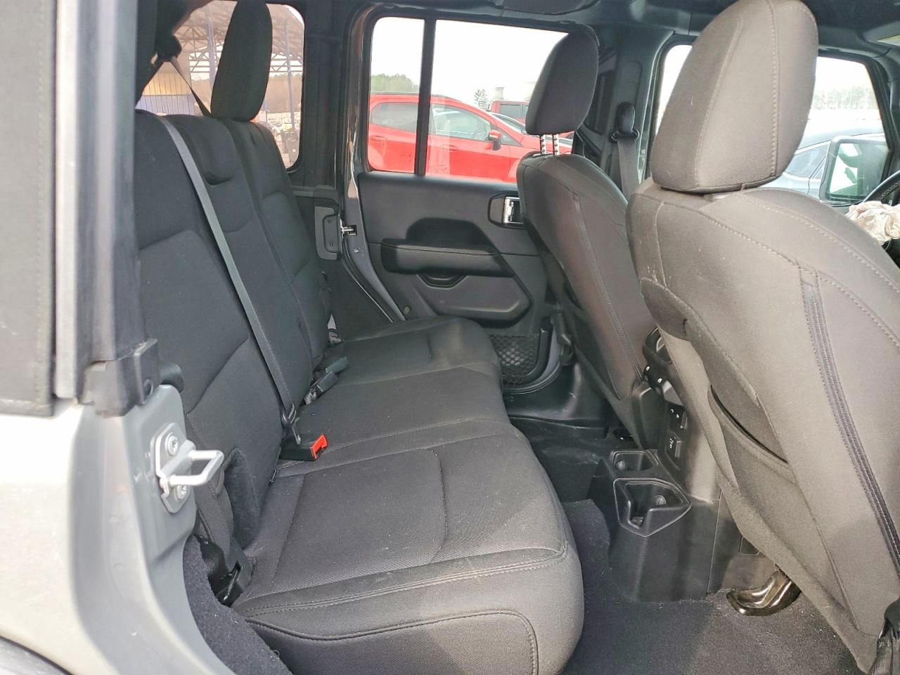 2018 JEEP WRANGLER UNLIMITED SAHARA photo 10