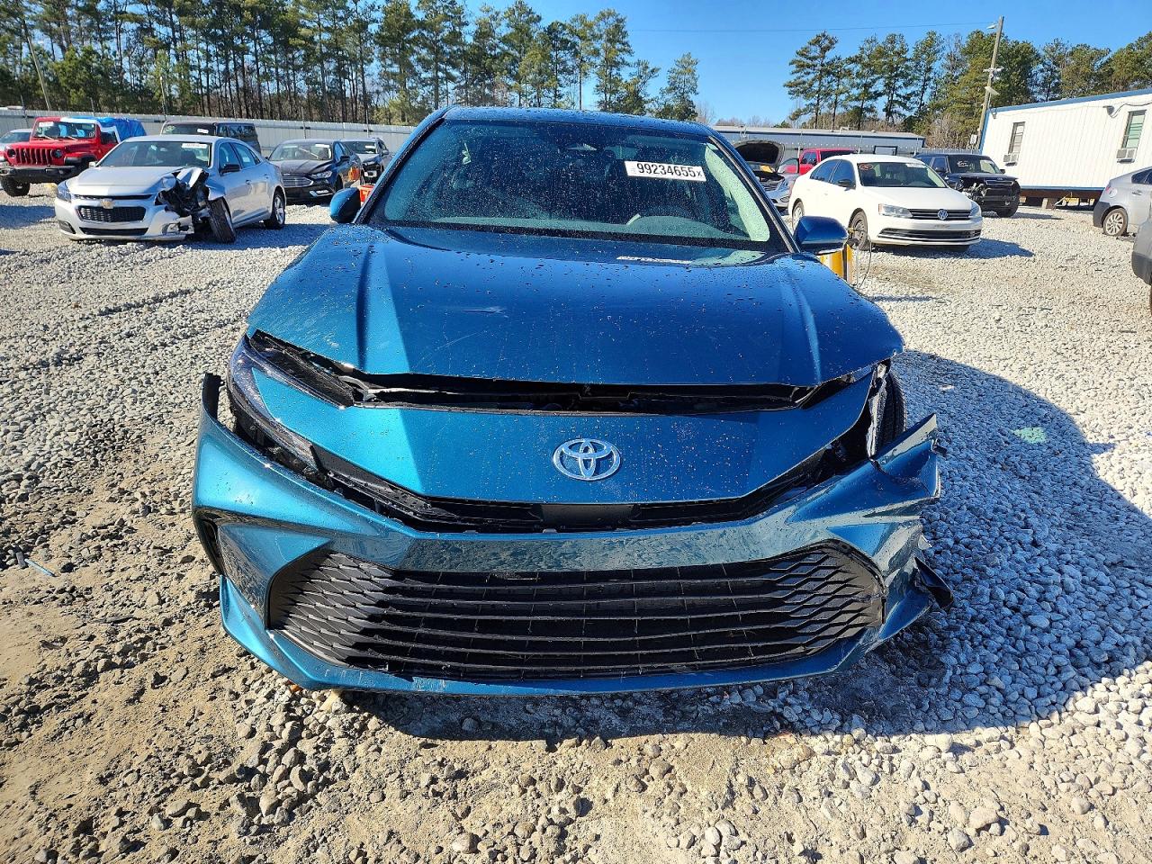 2025 TOYOTA CAMRY LE photo 5