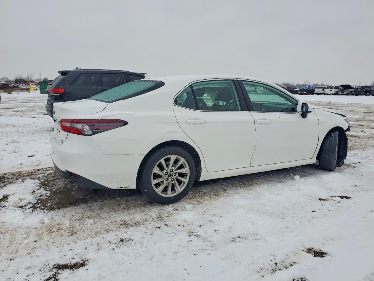2023 TOYOTA CAMRY LE photo 3
