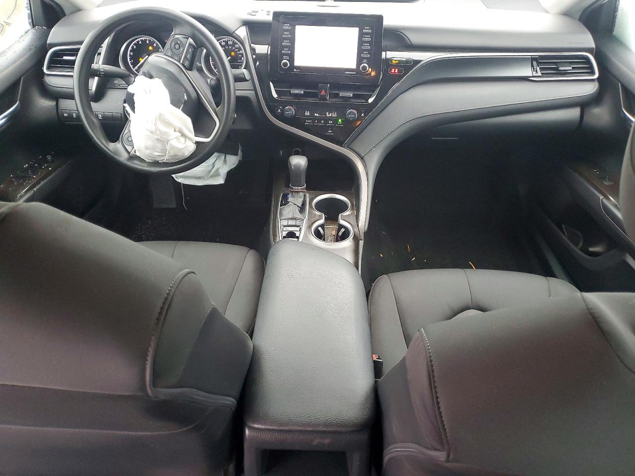 2023 TOYOTA CAMRY LE photo 8