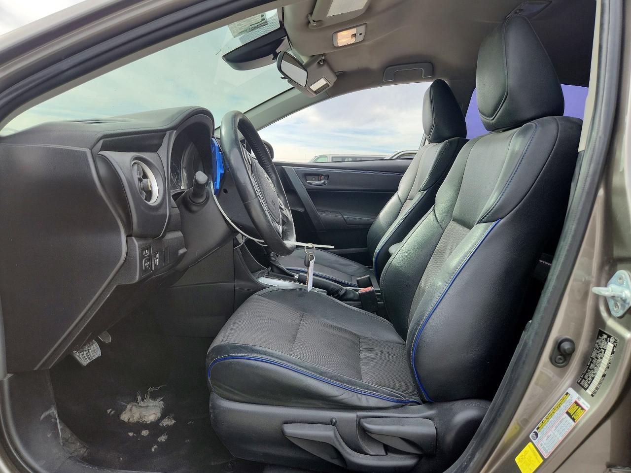 2017 TOYOTA COROLLA SE photo 7