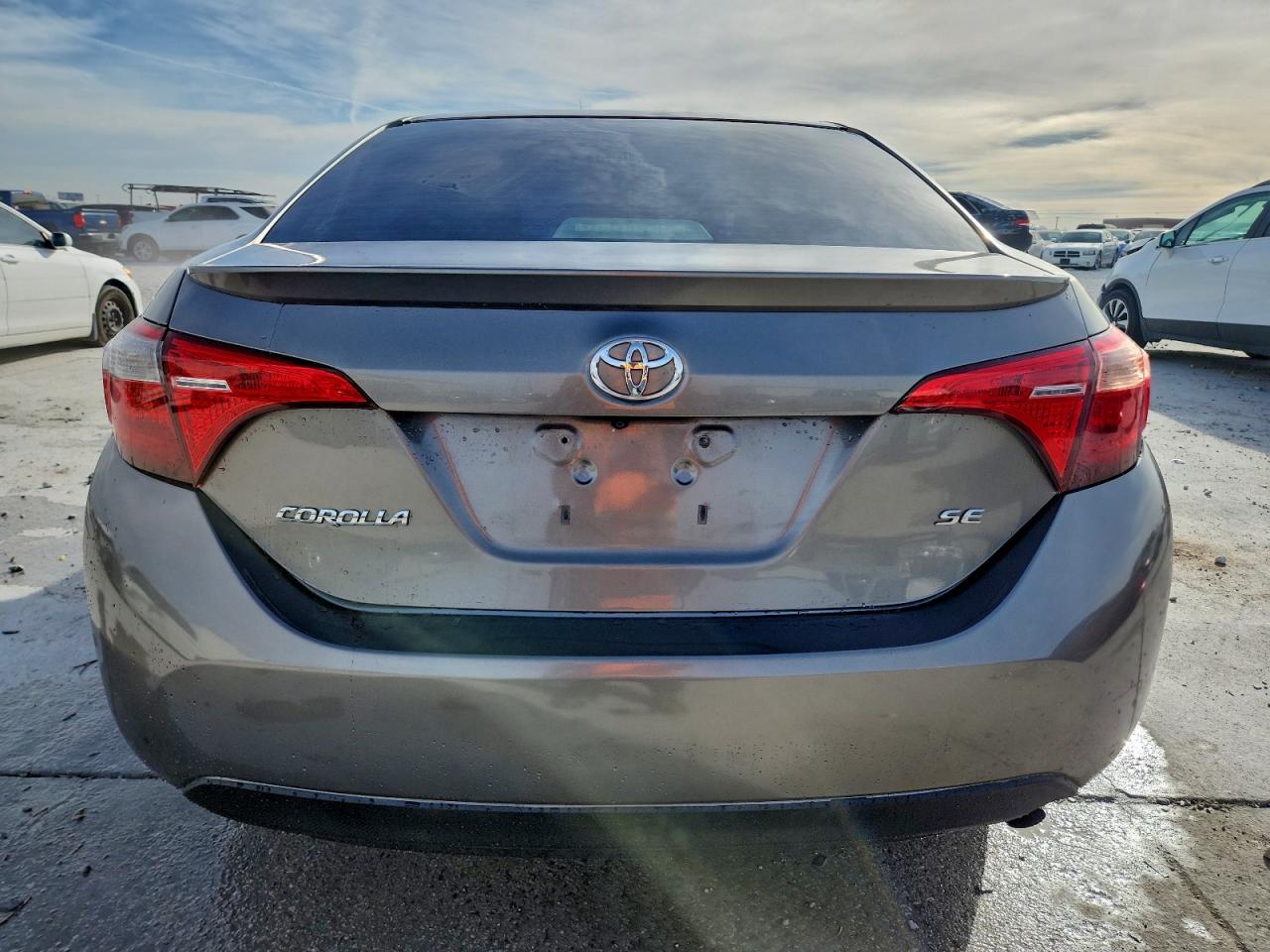 2017 TOYOTA COROLLA SE photo 6