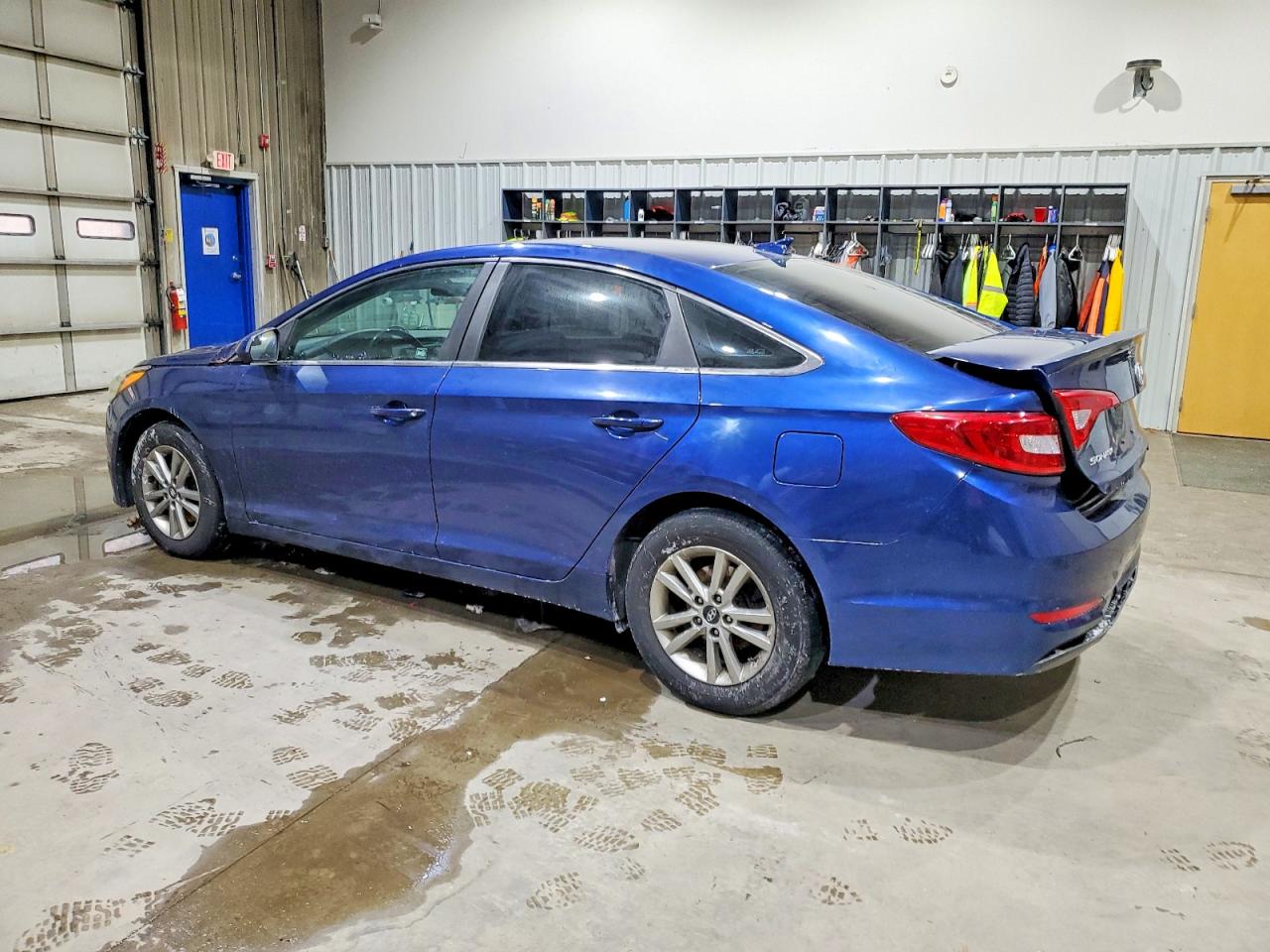2015 HYUNDAI SONATA SE photo 2