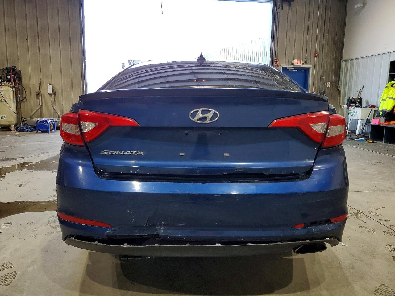 2015 HYUNDAI SONATA SE photo 6