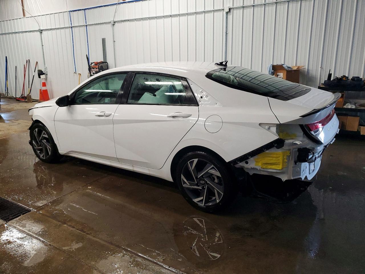 2025 HYUNDAI ELANTRA SEL SPORT photo 2