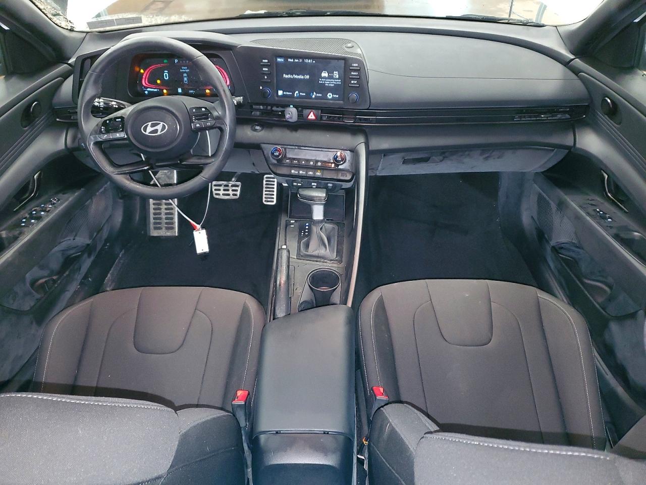 2025 HYUNDAI ELANTRA SEL SPORT photo 8