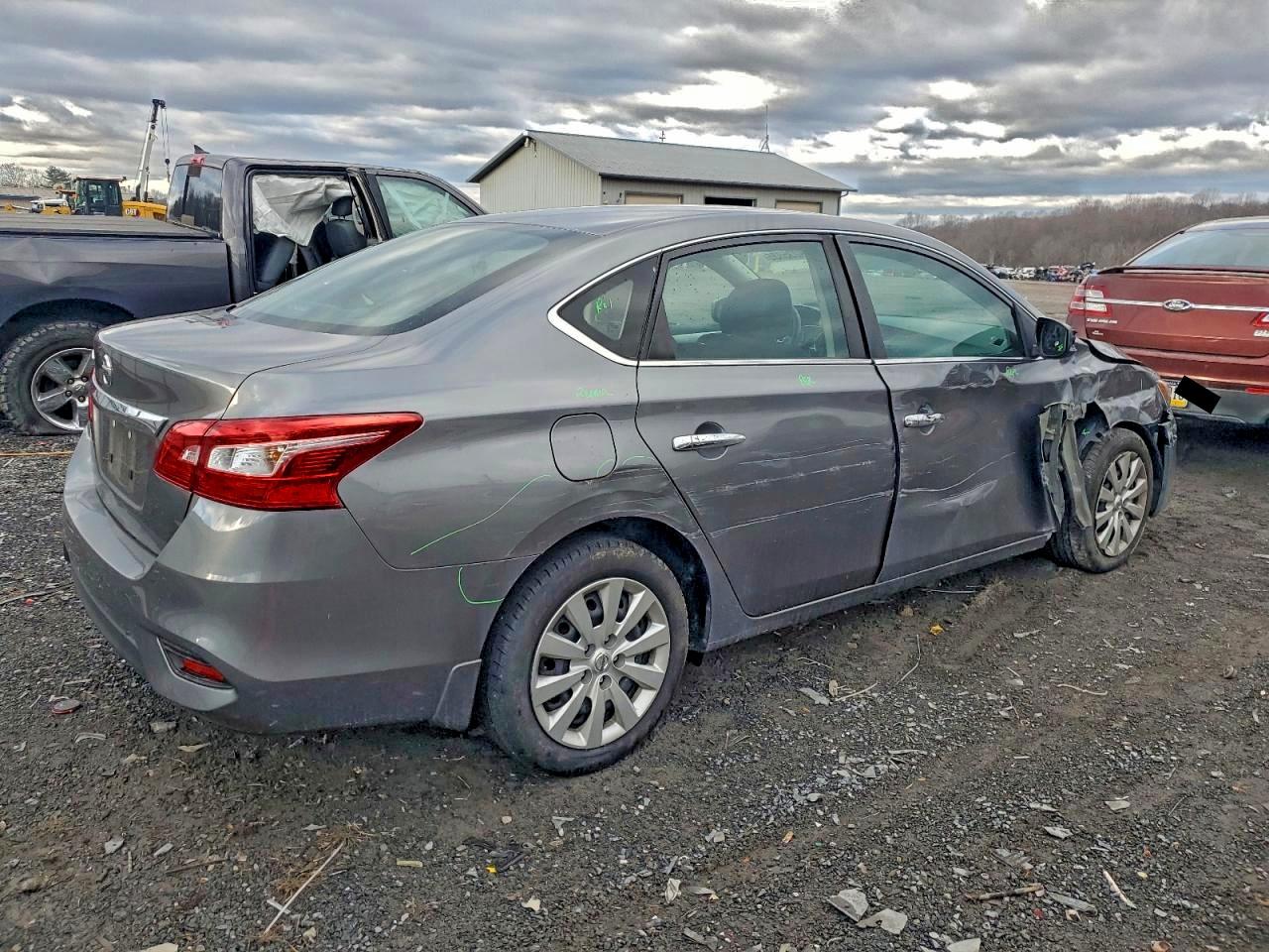 2019 NISSAN SENTRA S photo 3