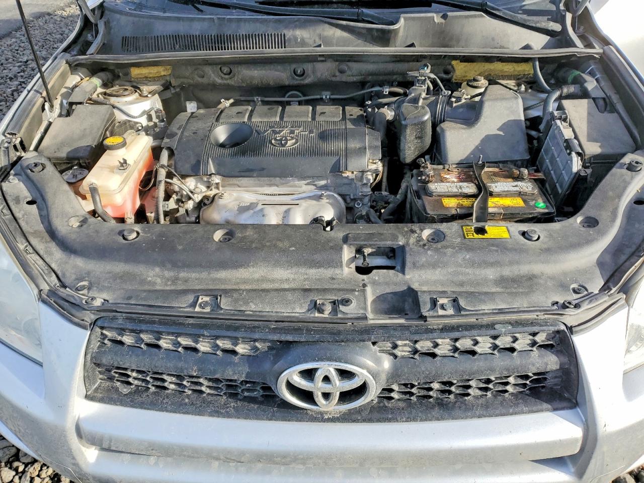 2011 TOYOTA RAV4 photo 12