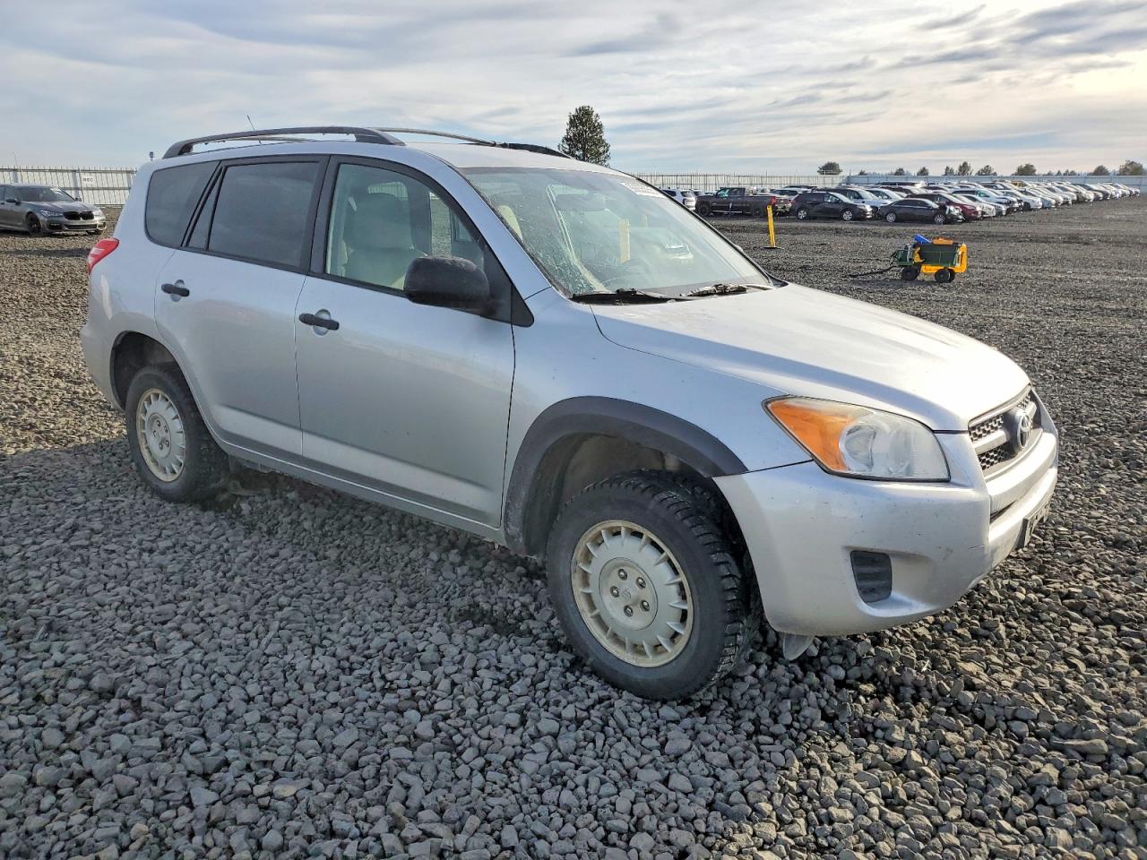 2011 TOYOTA RAV4 photo 4