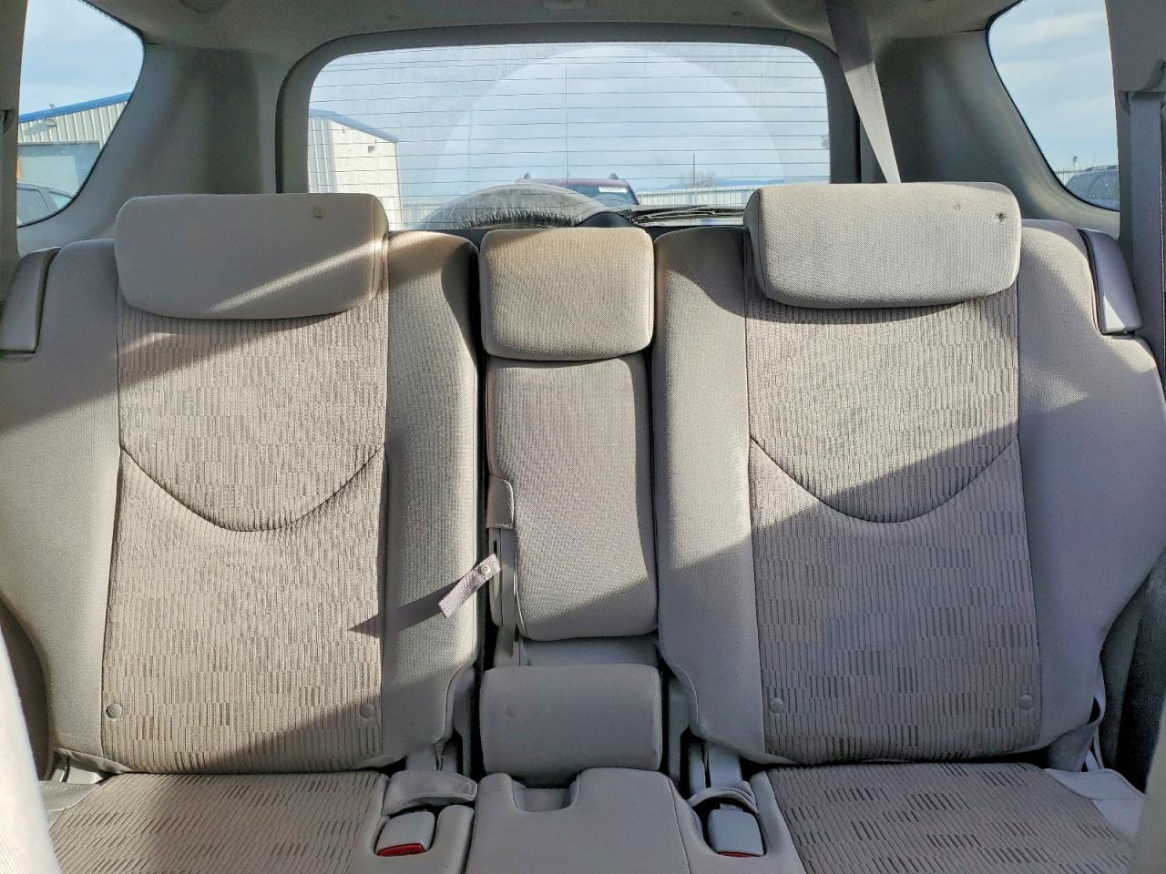 2011 TOYOTA RAV4 photo 10