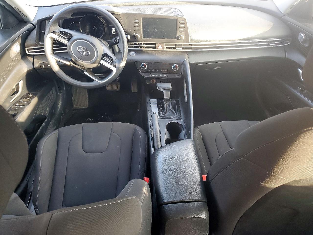 2022 HYUNDAI ELANTRA SEL photo 8