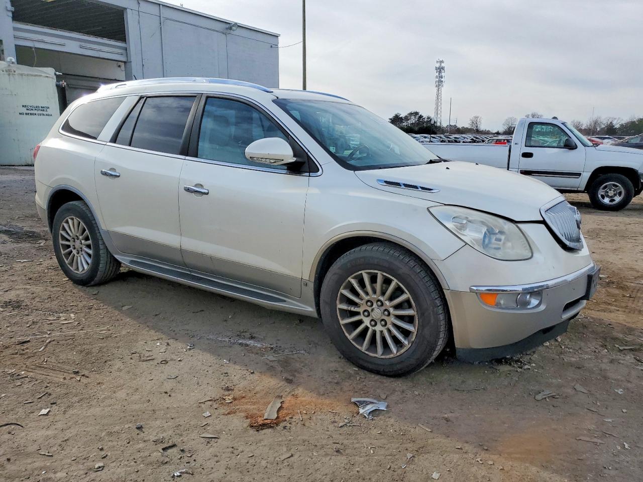 2010 BUICK ENCLAVE CXL photo 4