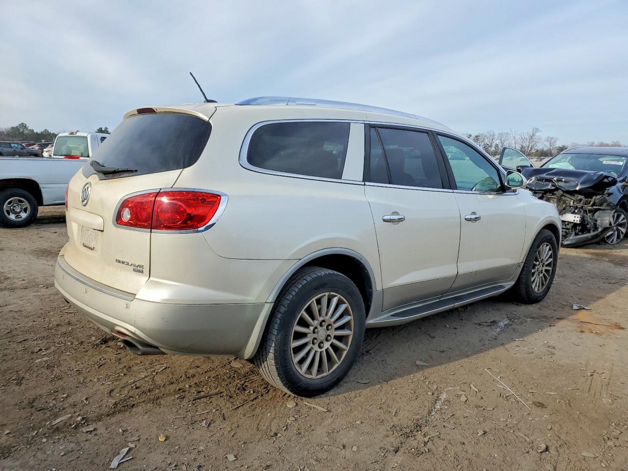 2010 BUICK ENCLAVE CXL photo 3