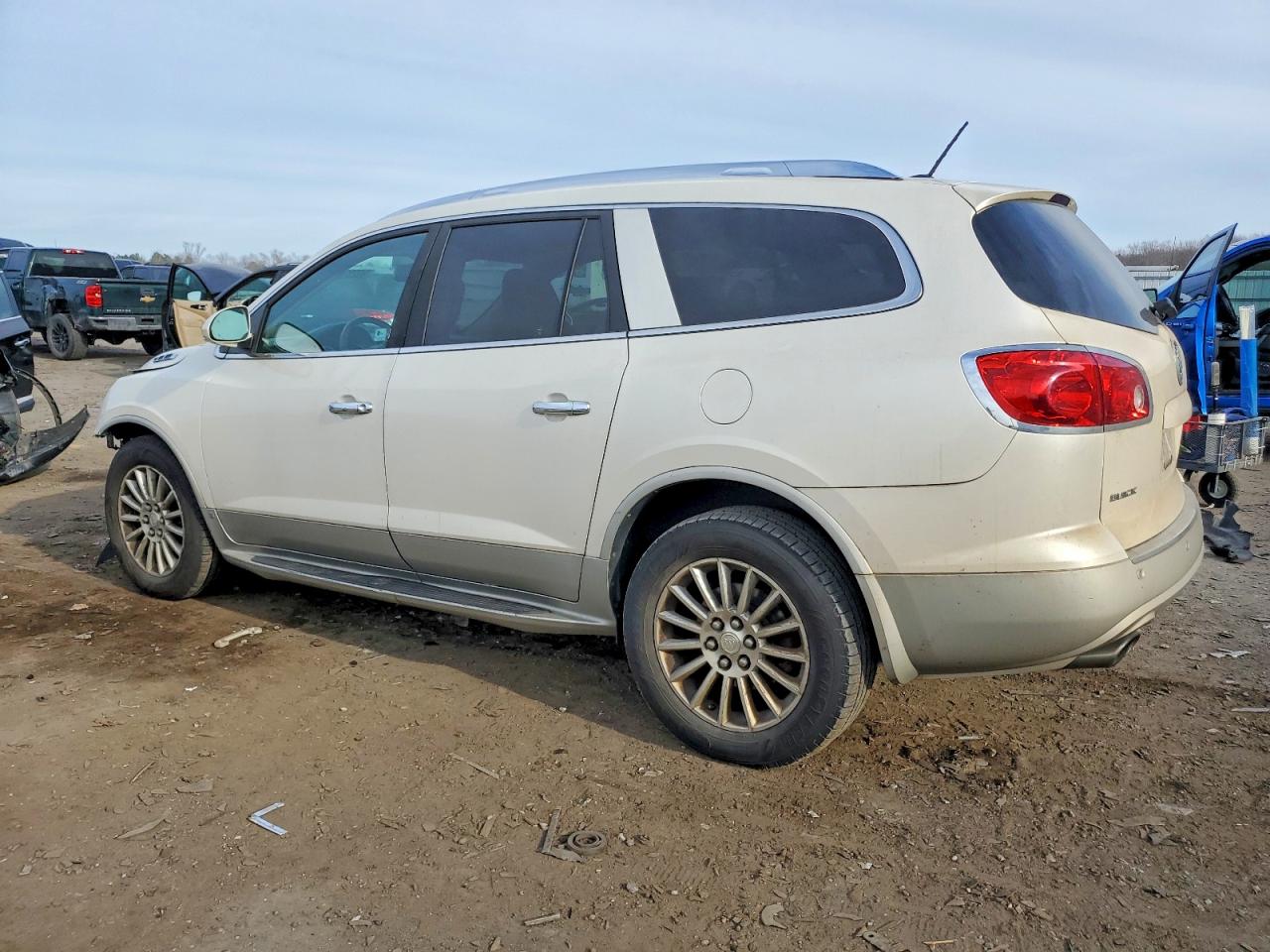 2010 BUICK ENCLAVE CXL photo 2