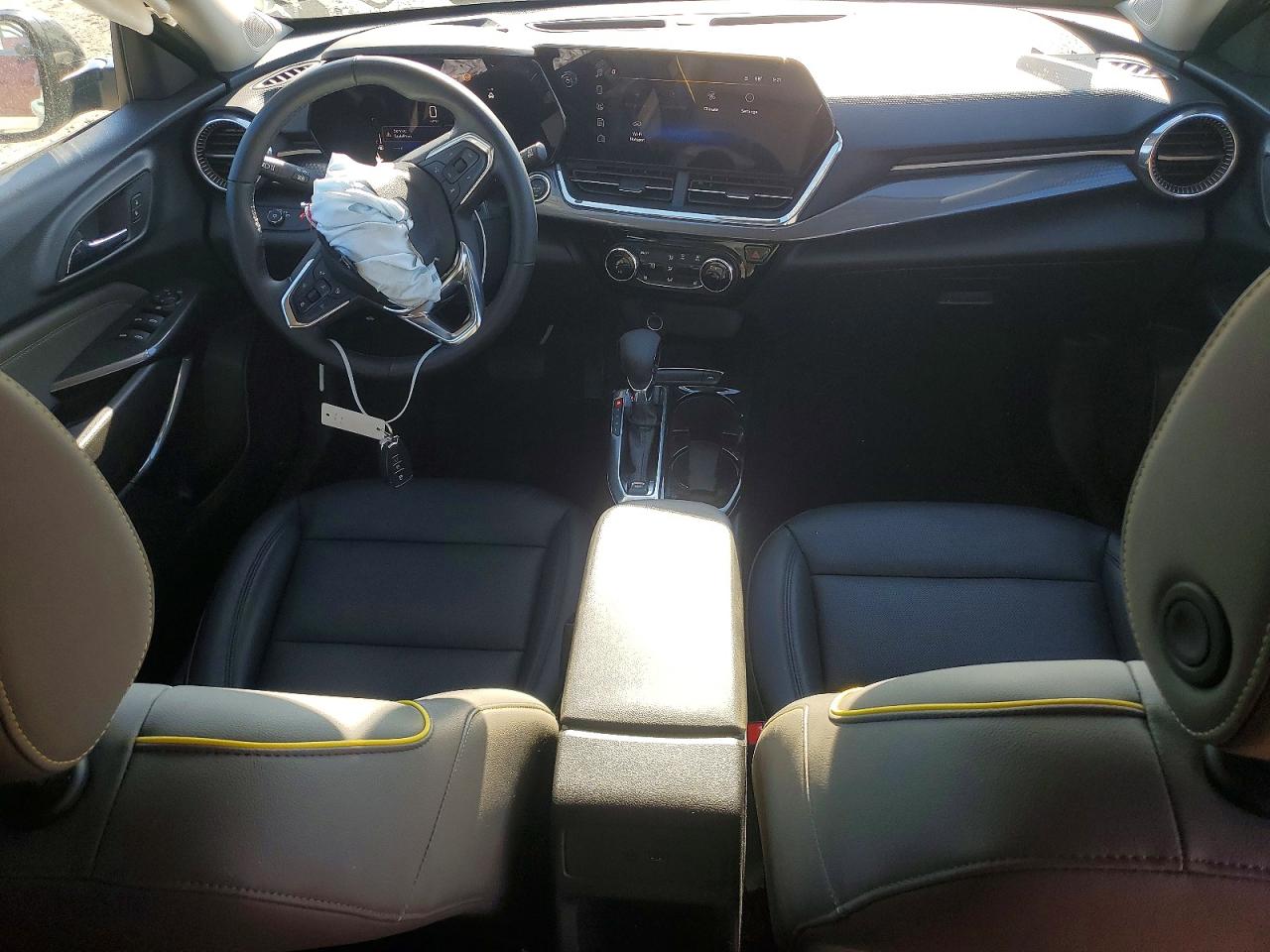 2025 CHEVROLET TRAX ACTIV photo 8