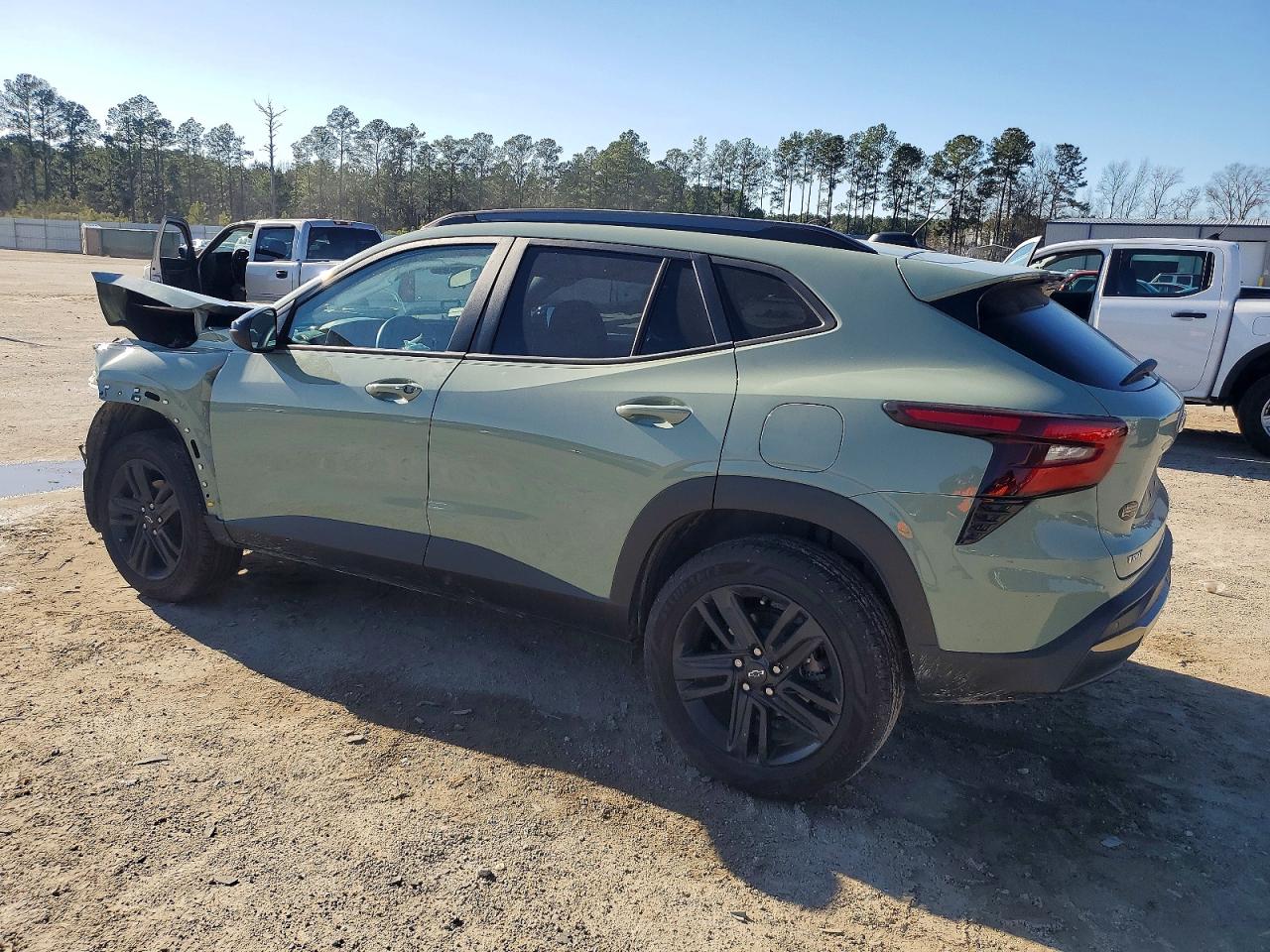 2025 CHEVROLET TRAX ACTIV photo 2