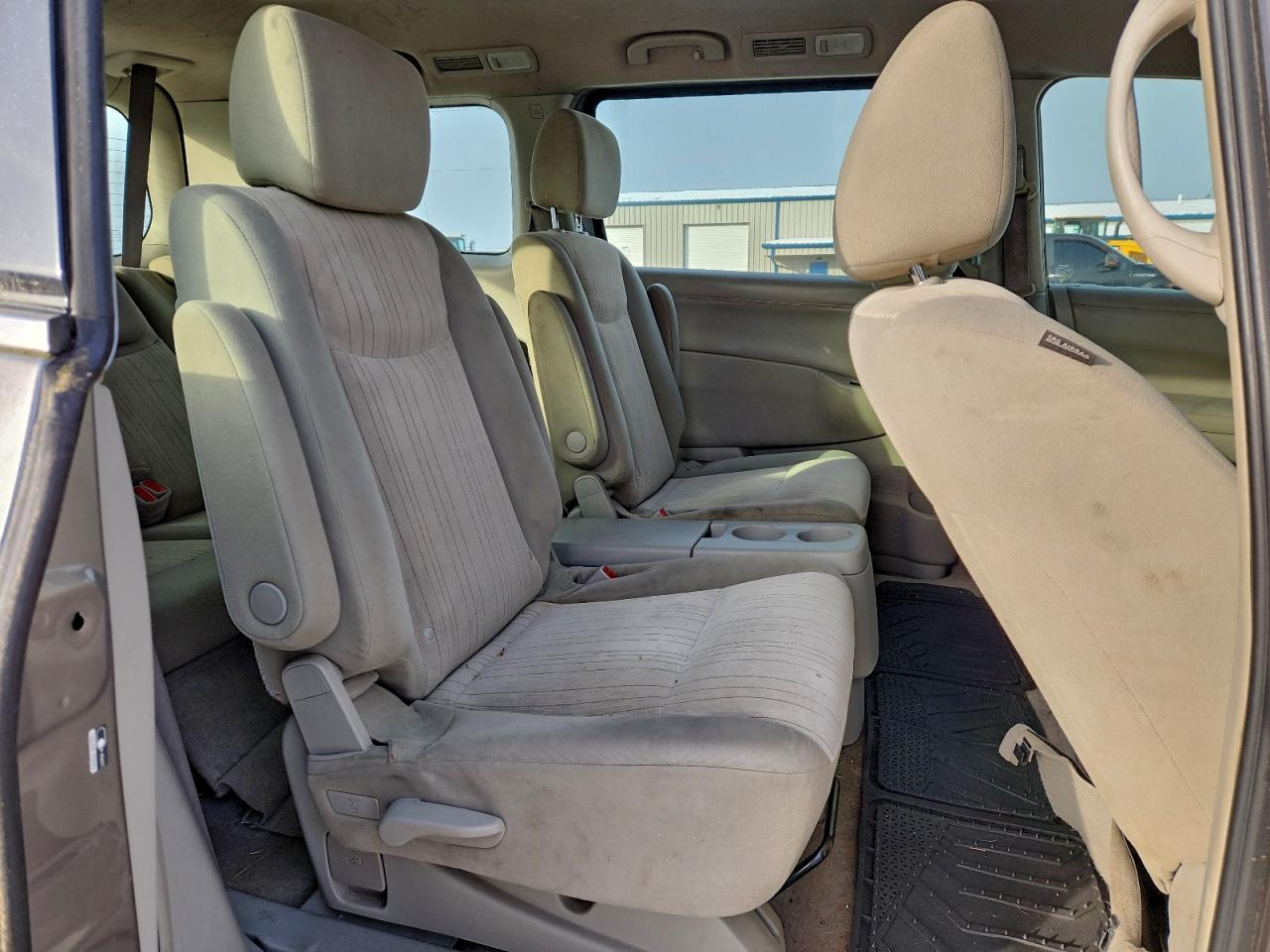 2013 NISSAN QUEST S photo 11