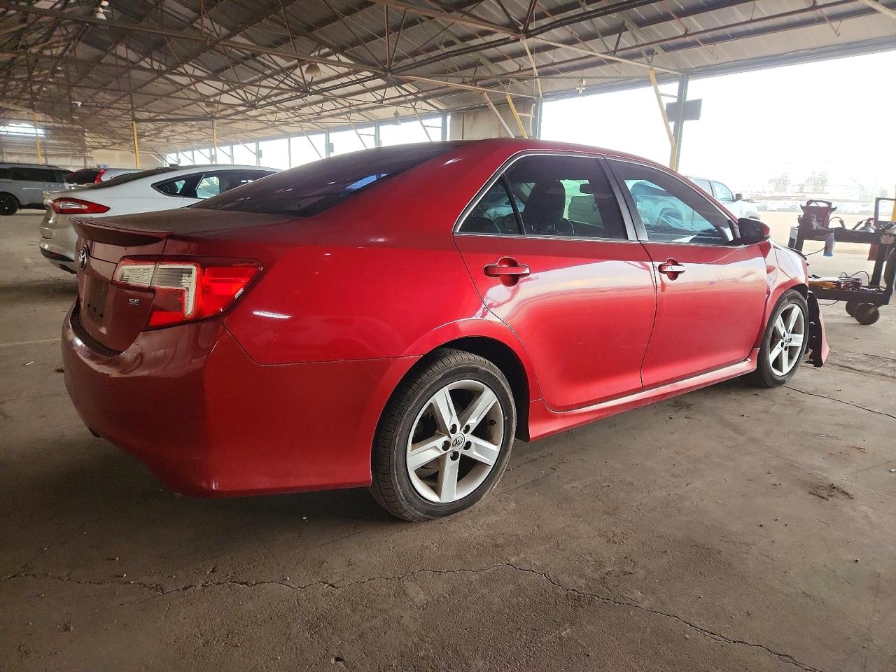 2014 TOYOTA CAMRY L photo 3