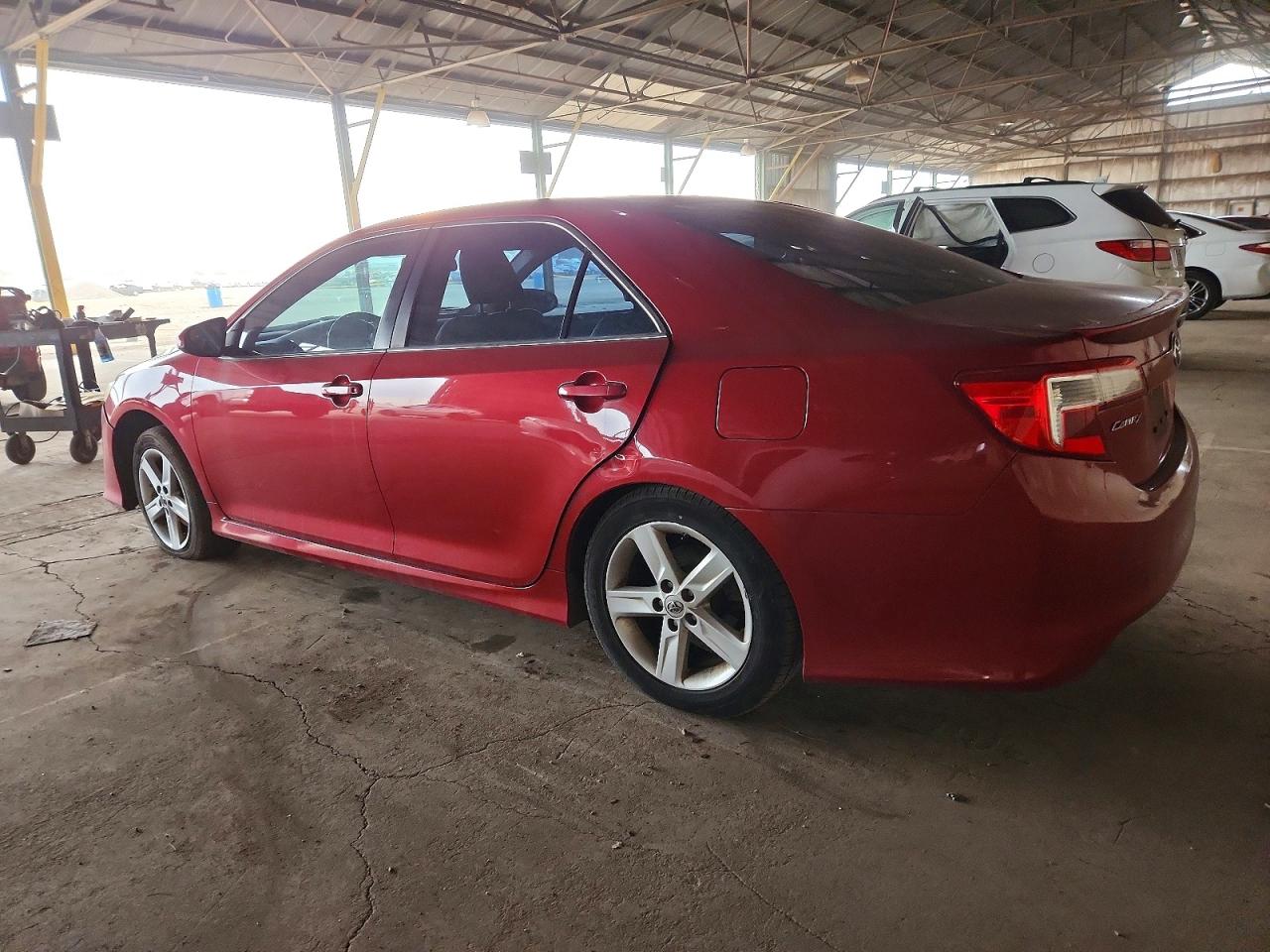 2014 TOYOTA CAMRY L photo 2