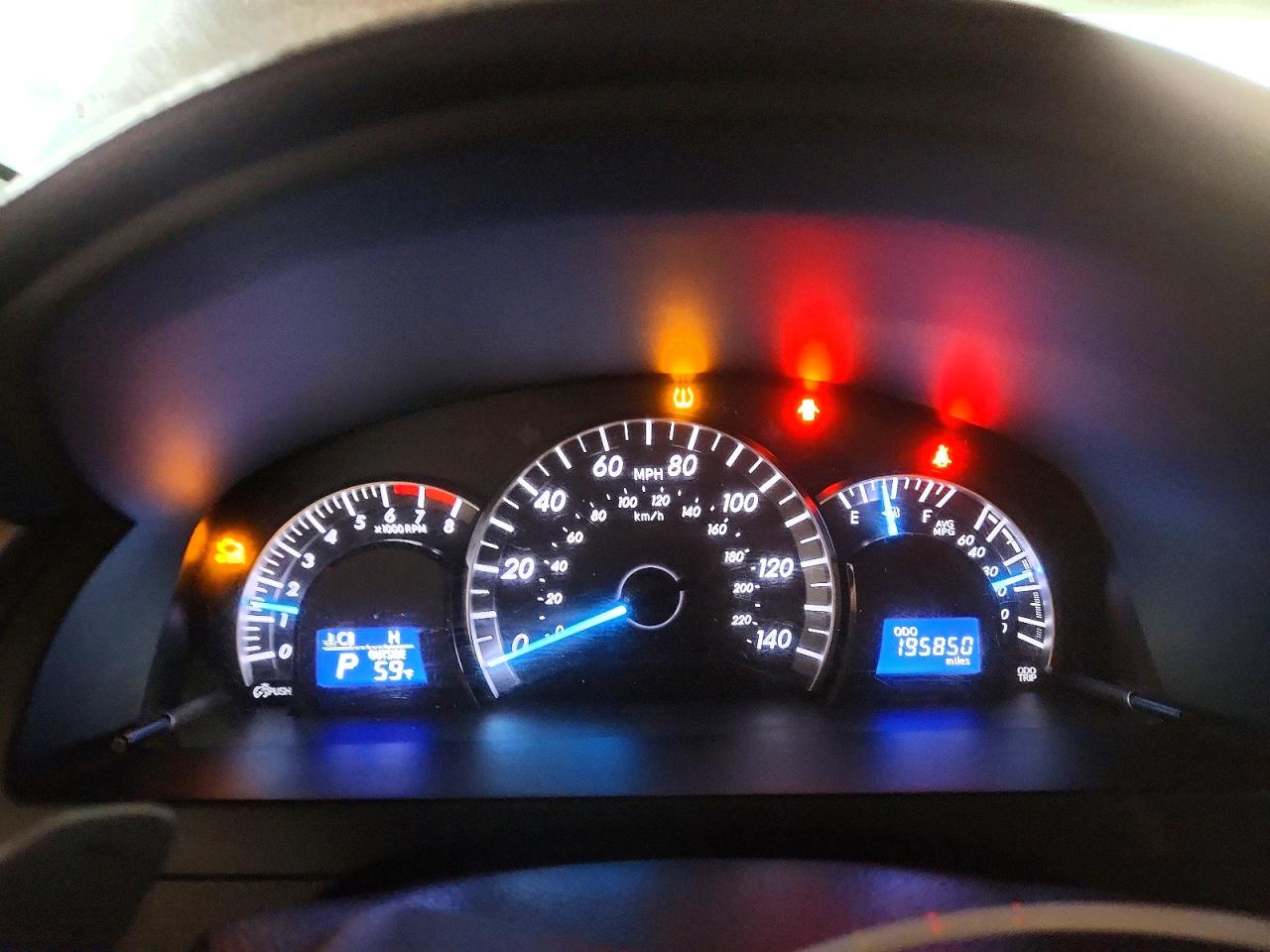 2014 TOYOTA CAMRY L photo 9