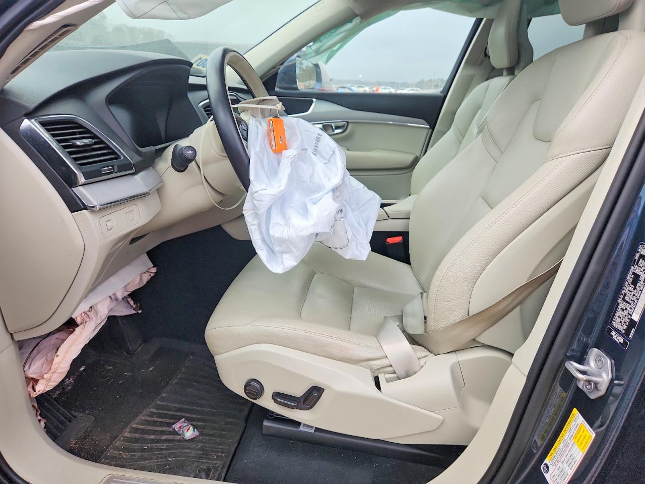 2021 VOLVO XC90 T5 MOMENTUM photo 7