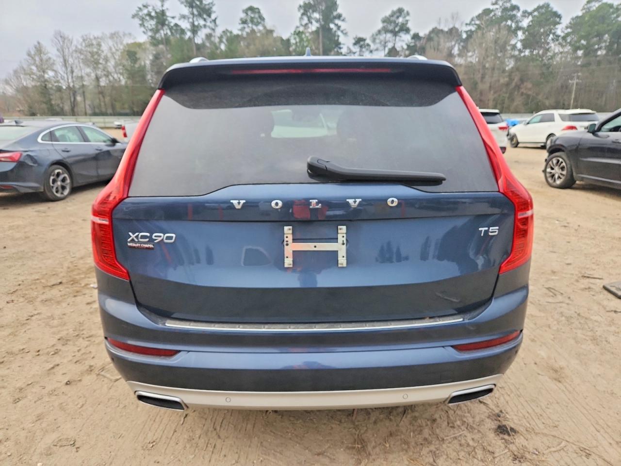 2021 VOLVO XC90 T5 MOMENTUM photo 6