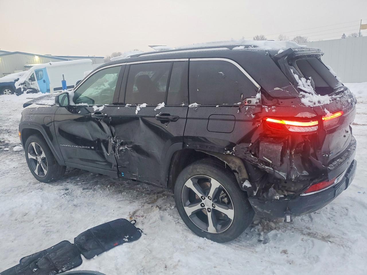 2023 JEEP GRAND CHEROKEE LIMITED 4XE photo 2
