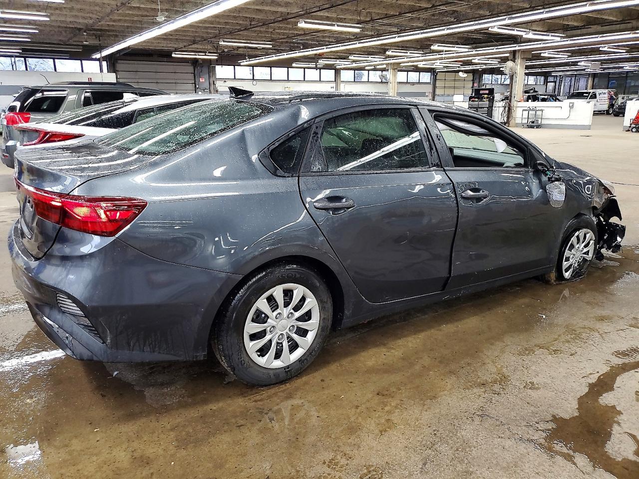 2023 KIA FORTE LX photo 3