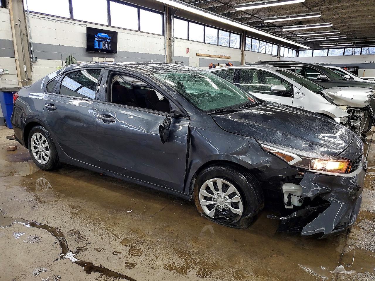 2023 KIA FORTE LX photo 4
