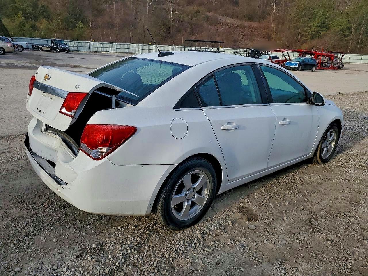 2016 CHEVROLET CRUZE LIMITED LT photo 3