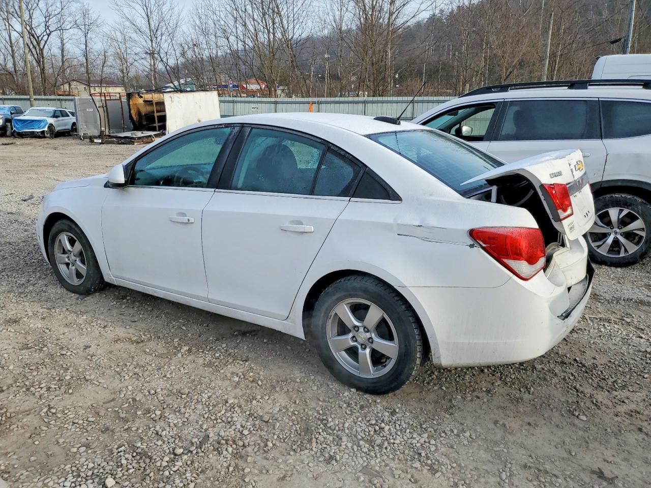 2016 CHEVROLET CRUZE LIMITED LT photo 2