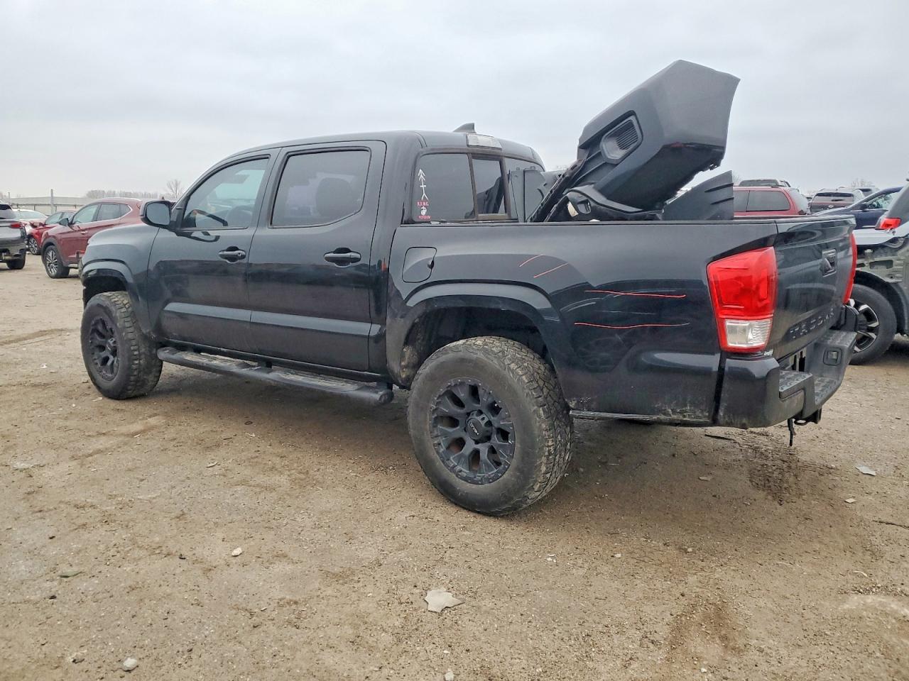 2017 TOYOTA TACOMA DOUBLE CAB photo 2